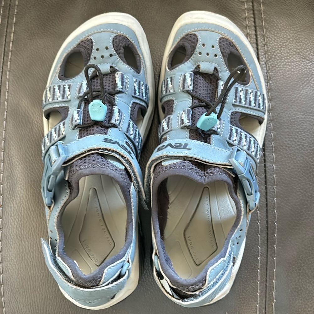 Teva Omnium Hybrid Hiking Water Shoe. Women’s size 8.5